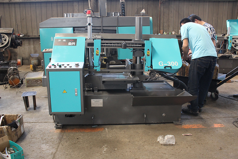 G-300臥式金屬角度帶（dài）鋸床