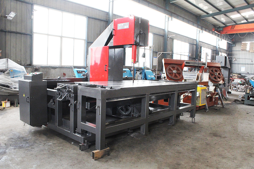 <b>定製做種立式帶鋸床</b>